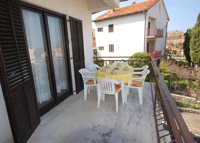 アパート With Parking Space Njivice, Krk - 21869 ニヴィーチェ